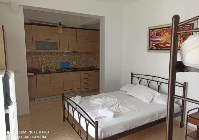 Shitet, Njesi Sherbimi Hoteli 3 kate, Krah Rruges Nacionale Dhermi - Himar Himare