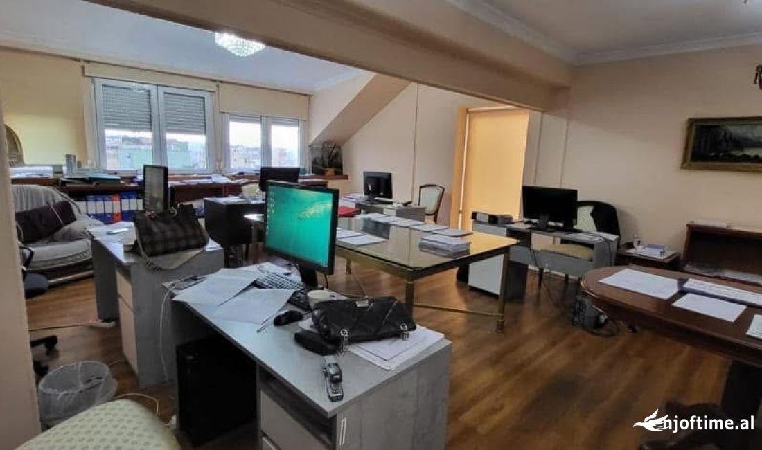 Duplex me Qira, Bllok - Rruga Vaso Pasha