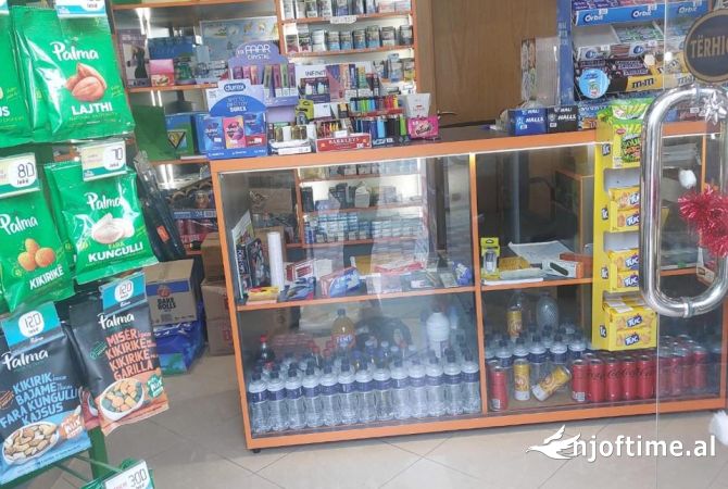 Tabachino ne Shitje-Perball Ring Center, Zogu i Zi, Tirane. 15,000 Euro.