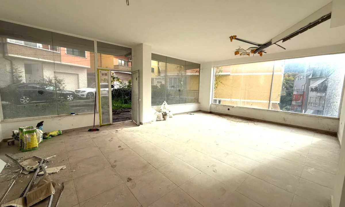 AMBJENT BIZNESI PER SHITJE LIQENI I THATE