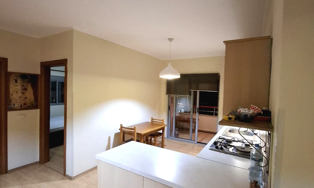 Shtepi ne shitje Apartament ne Tirane, 2+1, Mobilimi E mobiluar, Pagesa 143,000  Euro.