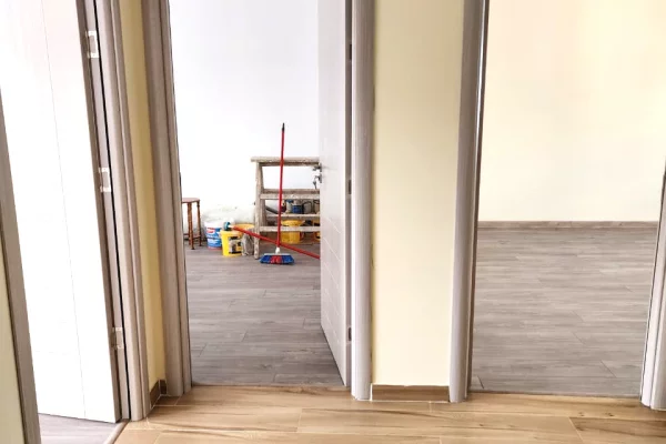 Shtepi ne shitje Apartament ne Tirane, 2+1, Mobilimi Bosh, pa mobiluar, Pagesa 10,000,000  Leke.