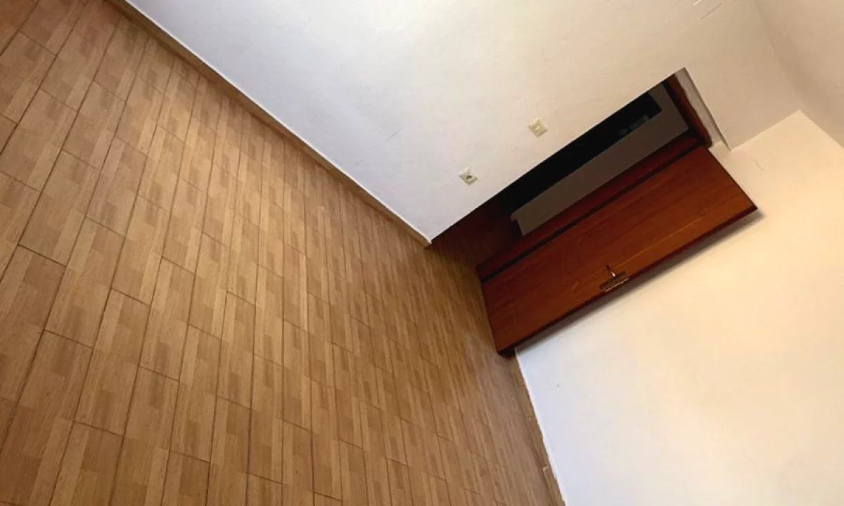 Shtepi me qera Apartament ne Tirane, 1+1, Mobilimi Bosh, pa mobiluar, Pagesa 40,000  Leke.