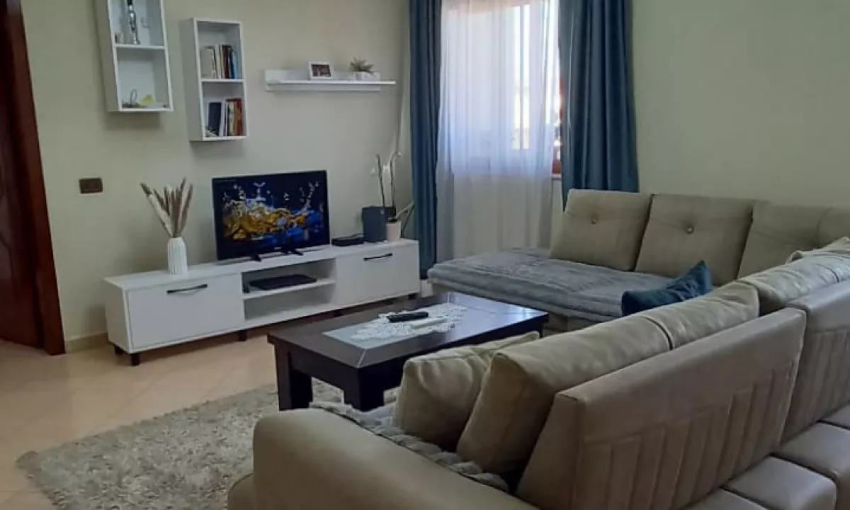 Shtepi ne shitje Apartament ne Tirane, 2+1, Mobilimi E mobiluar, Pagesa 95,000  Euro.