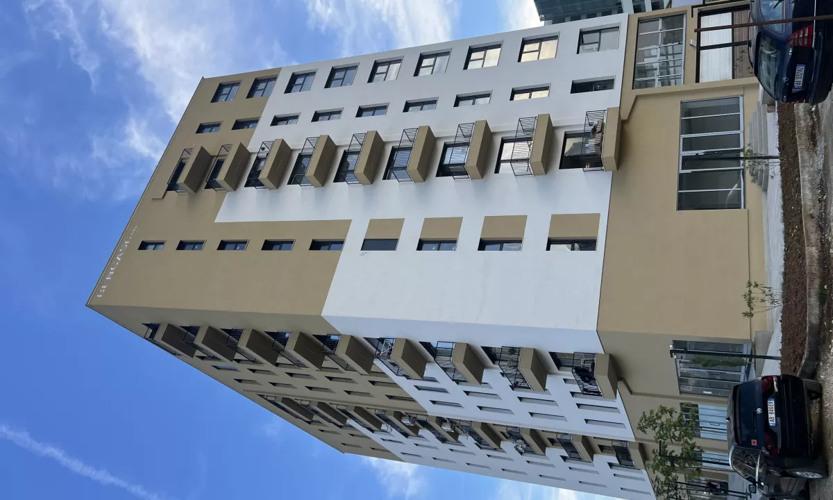 Shtepi ne shitje Apartament ne Tirane, 2+1, Mobilimi Bosh, pa mobiluar, Pagesa 133,000  Euro.