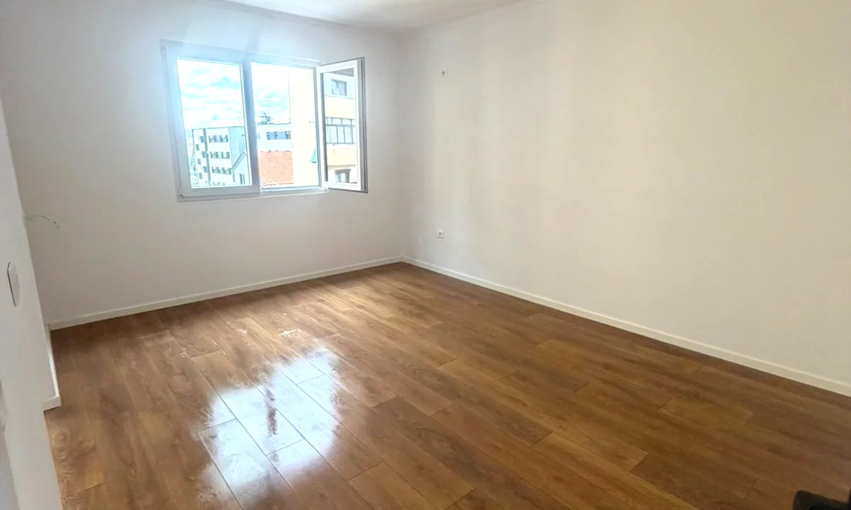 Apartment for sale in Tirana 1+1, Emty