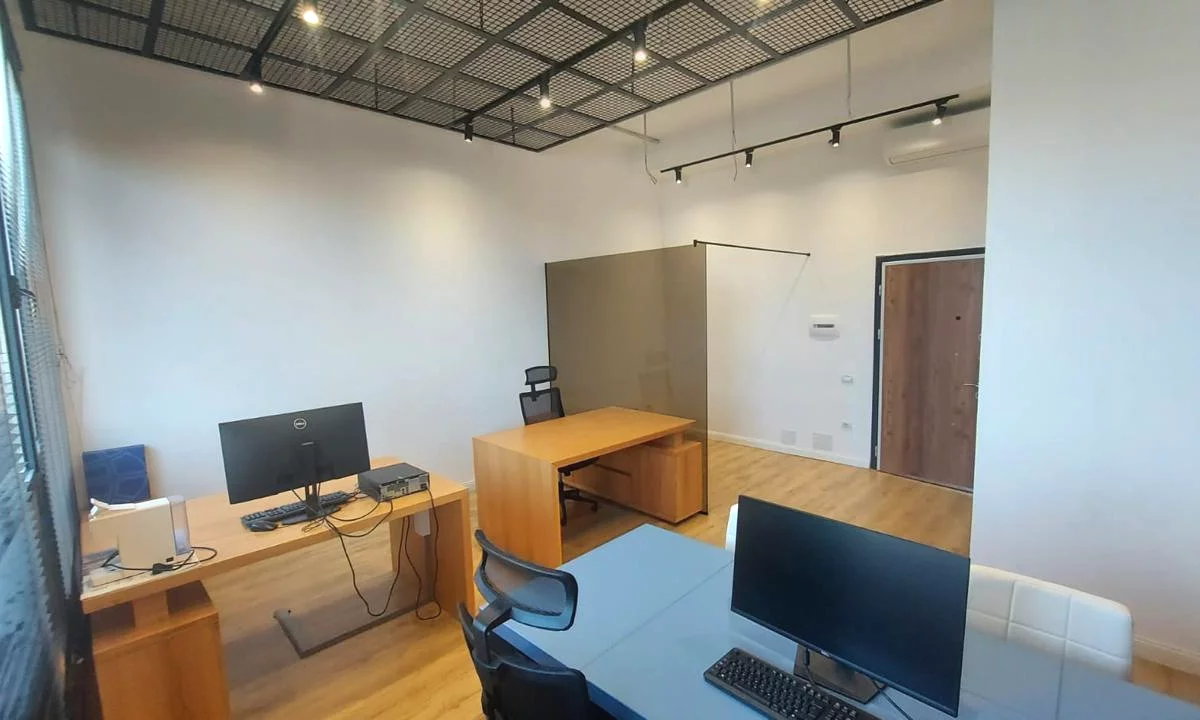 AMBJENT BIZNESI PER SHITJE TE OXHAKU, KONGRESI I MANASTIRIT