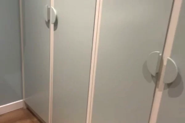 Shtepi ne shitje Apartament ne Tirane, 2+1, Mobilimi E mobiluar, Pagesa 140,000  Euro.