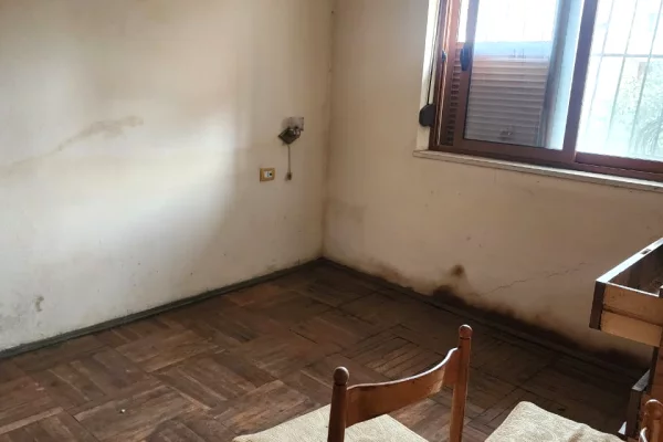 Shtepi ne shitje Apartament ne Tirane, 2+1, Mobilimi E mobiluar, Pagesa 135,000  Euro.