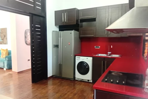 Shtepi me qera Apartament ne Tirane, 2+1, Mobilimi E mobiluar, Pagesa 1,000  Euro.