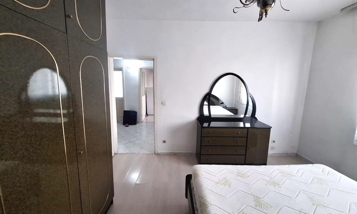 Shtepi ne shitje Apartament ne Tirane, 2+1, Mobilimi Bosh, pa mobiluar, Pagesa 115,000  Euro.