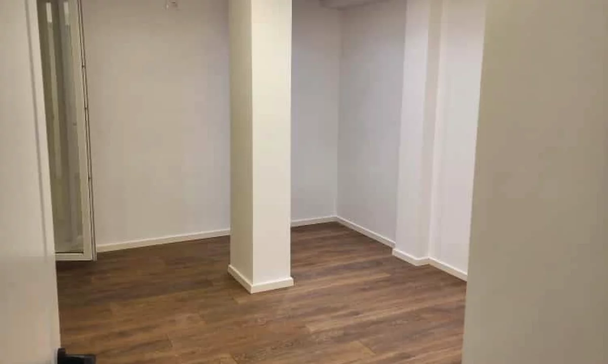 Shtepi ne shitje Apartament ne Tirane, 2+1, Mobilimi Bosh, pa mobiluar, Pagesa 118,000  Euro.