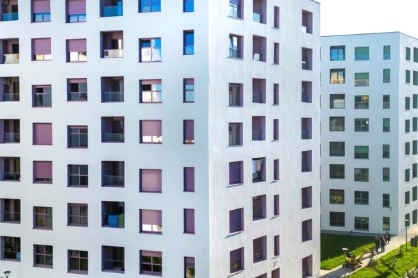 APARTAMENT 1+1 ME QERA NE ALI DEM 