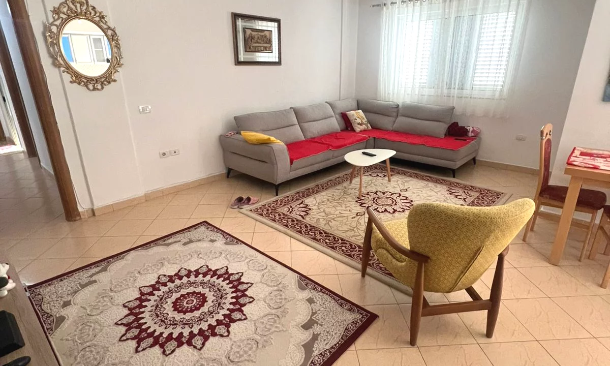 Appartamento in vendita a Tirana 2+1, Arredato