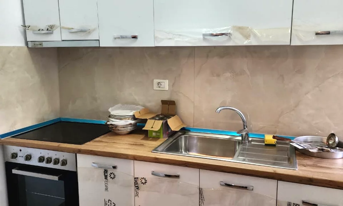 Shtepi ne shitje Apartament ne Tirane, 1+1, Mobilimi E mobiluar, Pagesa 12,000,000  Leke.