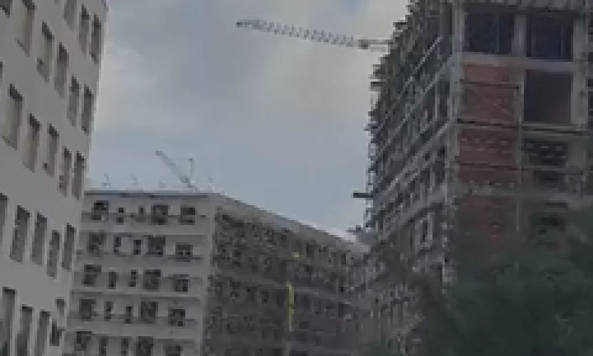 Shtepi ne shitje Apartament ne Tirane, 2+1, Mobilimi Bosh, pa mobiluar, Pagesa 106,000  Euro.