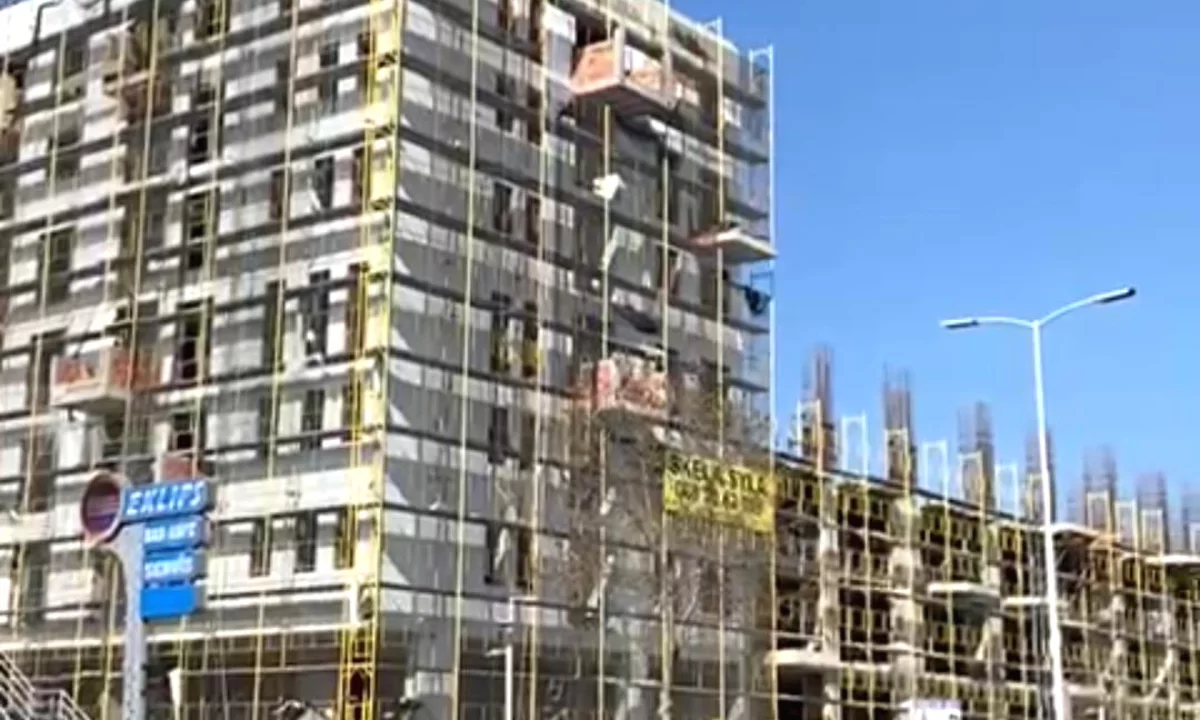 Shtepi ne shitje Apartament ne Tirane, 1+1, Mobilimi Bosh, pa mobiluar, Pagesa 55,500  Euro.