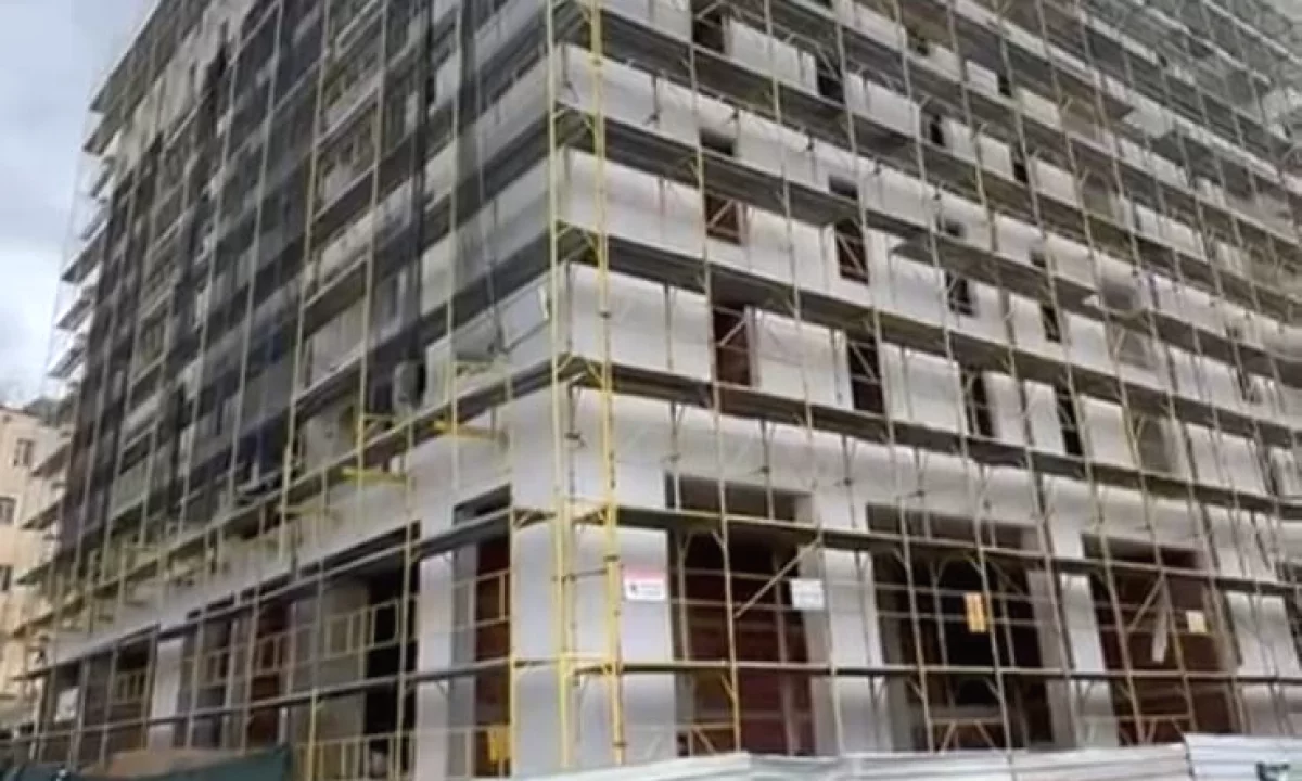 Shtepi ne shitje Apartament ne Tirane, 2+1, Mobilimi Bosh, pa mobiluar, Pagesa 134,000  Euro.