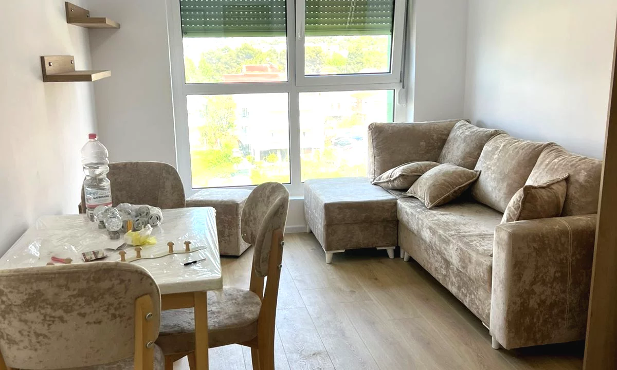 Shtepi me qera Apartament ne Tirane, 1+1, Mobilimi E mobiluar, Pagesa 40,000  Leke.