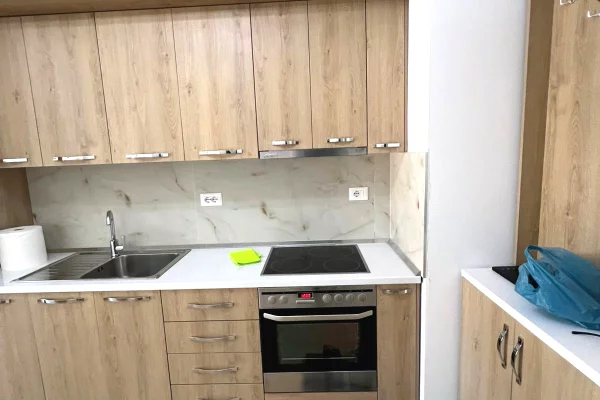 Shtepi me qera Apartament ne Tirane, 1+1, Mobilimi E mobiluar, Pagesa 40,000  Leke.