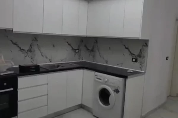 Shtepi ne shitje Apartament ne Tirane, 2+1, Mobilimi E mobiluar, Pagesa 9,000,000  Leke.