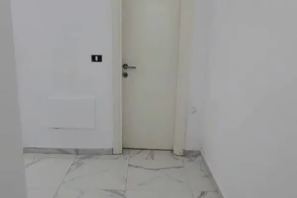 Shtepi ne shitje Apartament ne Tirane, 2+1, Mobilimi E mobiluar, Pagesa 9,000,000  Leke.