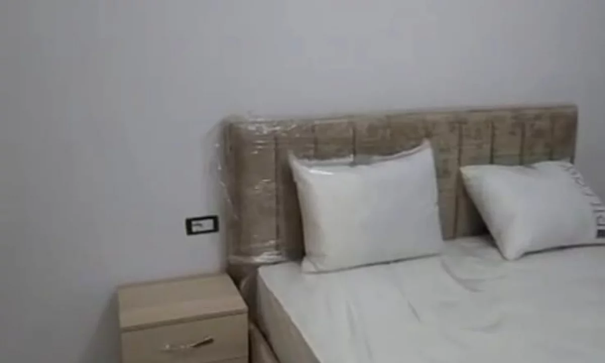 Shtepi ne shitje Apartament ne Tirane, 2+1, Mobilimi E mobiluar, Pagesa 9,000,000  Leke.