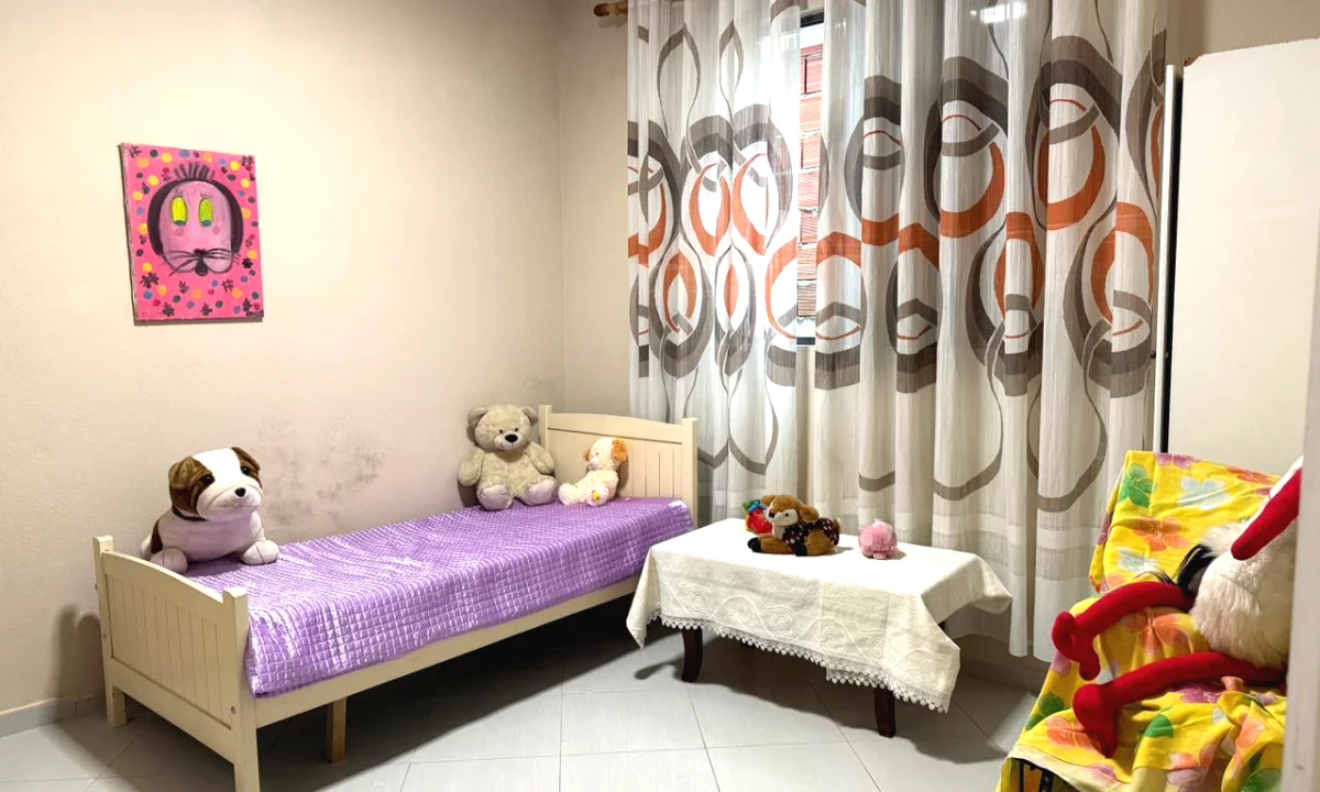 Shtepi ne shitje Shtepi Private ne Tirane, 4+1, Mobilimi E mobiluar, Pagesa 165,000  Euro.