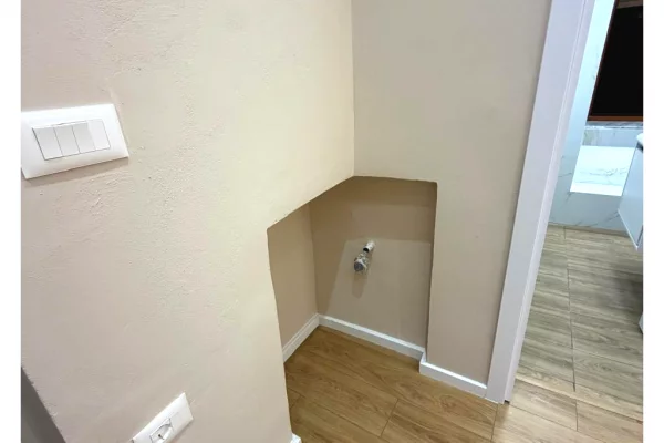 Shtepi ne shitje Apartament ne Tirane, 1+1, Mobilimi Bosh, pa mobiluar, Pagesa 82,000  Euro.