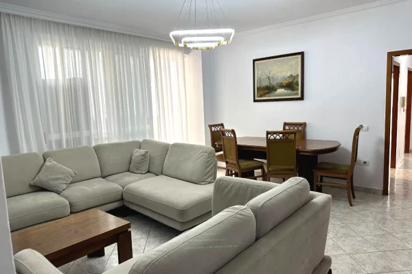 Shtepi me qera 3+1 ne Tirane - 700 Euro