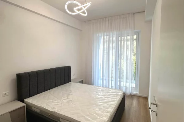 Shtepi ne shitje Apartament ne Tirane, 1+1, Mobilimi E mobiluar, Pagesa 88,000  Euro.