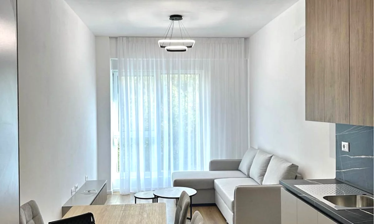 Shtepi ne shitje Apartament ne Tirane, 1+1, Mobilimi E mobiluar, Pagesa 88,000  Euro.