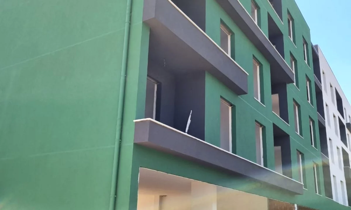 Shtepi ne shitje Apartament ne Tirane, 2+1, Mobilimi Bosh, pa mobiluar, Pagesa 83,000  Euro.