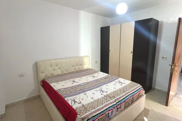 Shtepi ne shitje Apartament ne Tirane, 2+1, Mobilimi Pjeserisht e mobiluar, Pagesa 115,000  Euro.