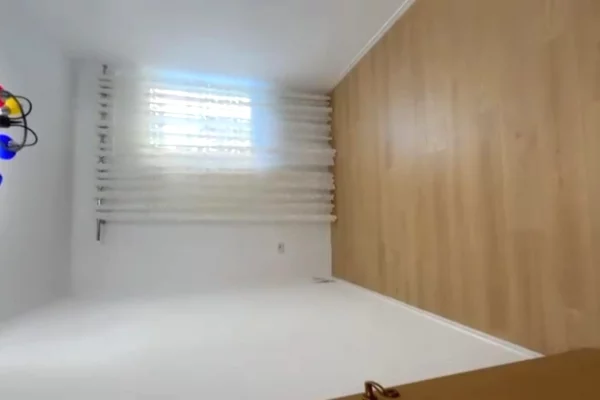 Shtepi ne shitje Apartament ne Tirane, 2+1, Mobilimi Bosh, pa mobiluar, Pagesa 13,500,000  Leke.