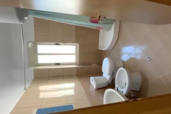 Shtepi ne shitje Apartament ne Tirane, 2+1, Mobilimi Bosh, pa mobiluar, Pagesa 13,500,000  Leke.