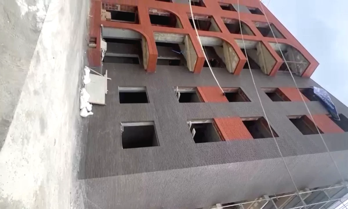 Shtepi ne shitje Apartament ne Tirane, 3+1, Mobilimi Bosh, pa mobiluar, Pagesa 157,500  Euro.