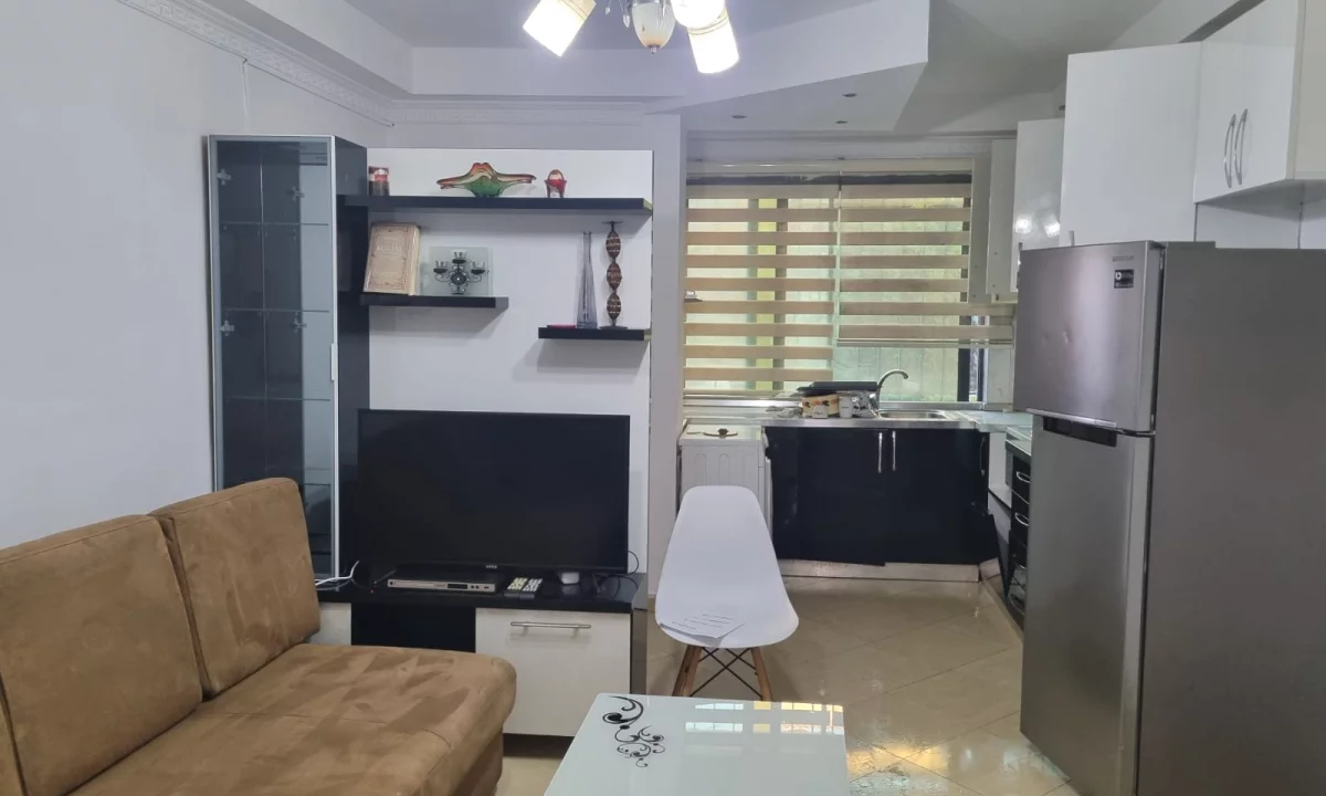 Shtepi me qera Apartament ne Tirane, 1+1, Mobilimi E mobiluar, Pagesa 30,000  Leke.