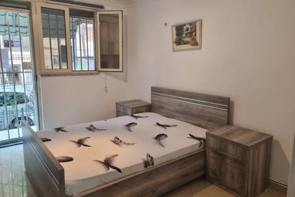 Shtepi me qera Apartament ne Tirane, 1+1, Mobilimi E mobiluar, Pagesa 30,000  Leke.