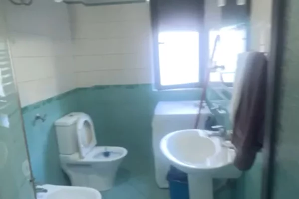 Shtepi ne shitje Apartament ne Tirane, 1+1, Mobilimi E mobiluar, Pagesa 120,000  Euro.