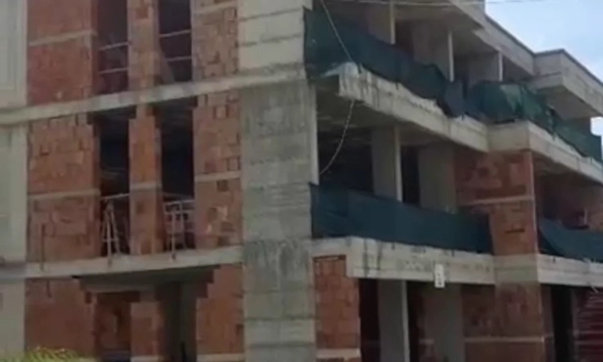 Shtepi ne shitje Apartament ne Tirane, 1+1, Mobilimi E mobiluar, Pagesa 104,000  Euro.