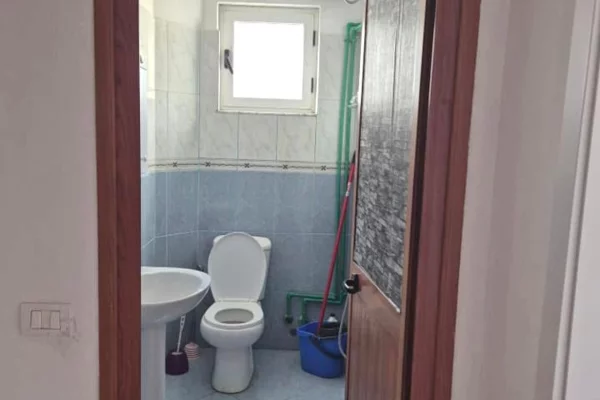Shtepi me qera Apartament ne Tirane, 2+1, Mobilimi E mobiluar, Pagesa 37,000  Leke.