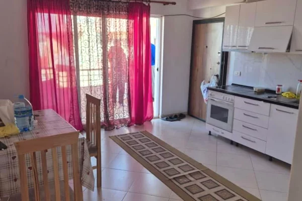 Shtepi me qera Apartament ne Tirane, 2+1, Mobilimi E mobiluar, Pagesa 37,000  Leke.
