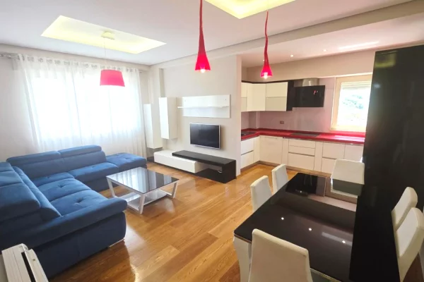Shtepi ne shitje Apartament ne Tirane, 2+1, Mobilimi E mobiluar, Pagesa 265,000  Euro.