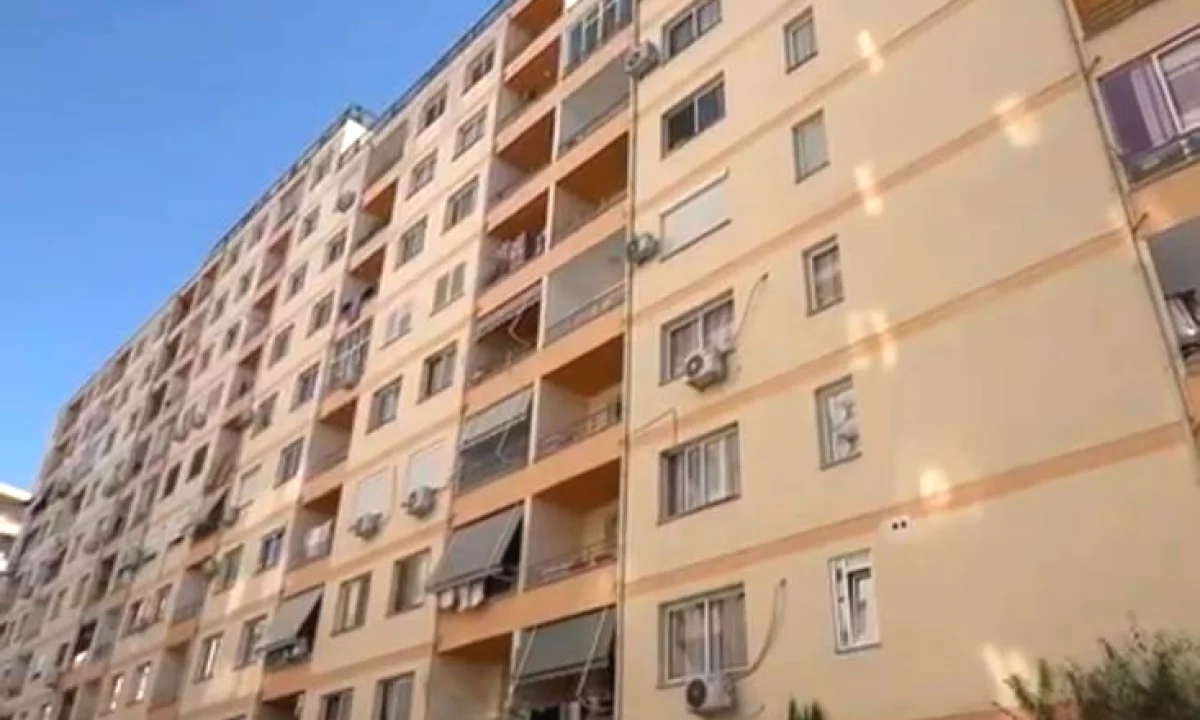 Shtepi ne shitje Apartament ne Tirane, 1+1, Mobilimi E mobiluar, Pagesa 6,700,000  Leke.