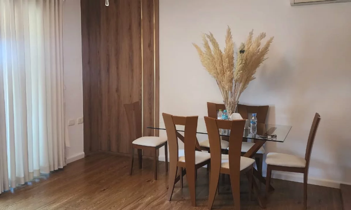 Shtepi ne shitje Apartament ne Tirane, 2+1, Mobilimi E mobiluar, Pagesa 15,800,000  Leke.