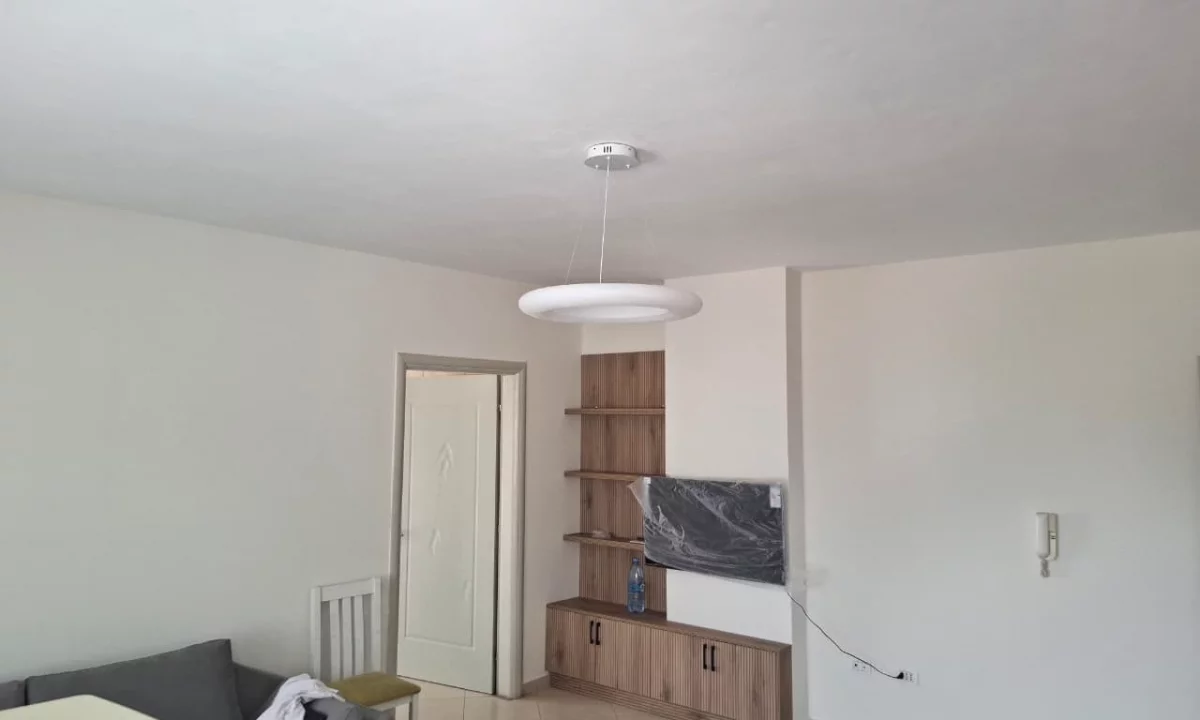 Shtepi me qera Apartament ne Tirane, 1+1, Mobilimi E mobiluar, Pagesa 50,000  Leke.
