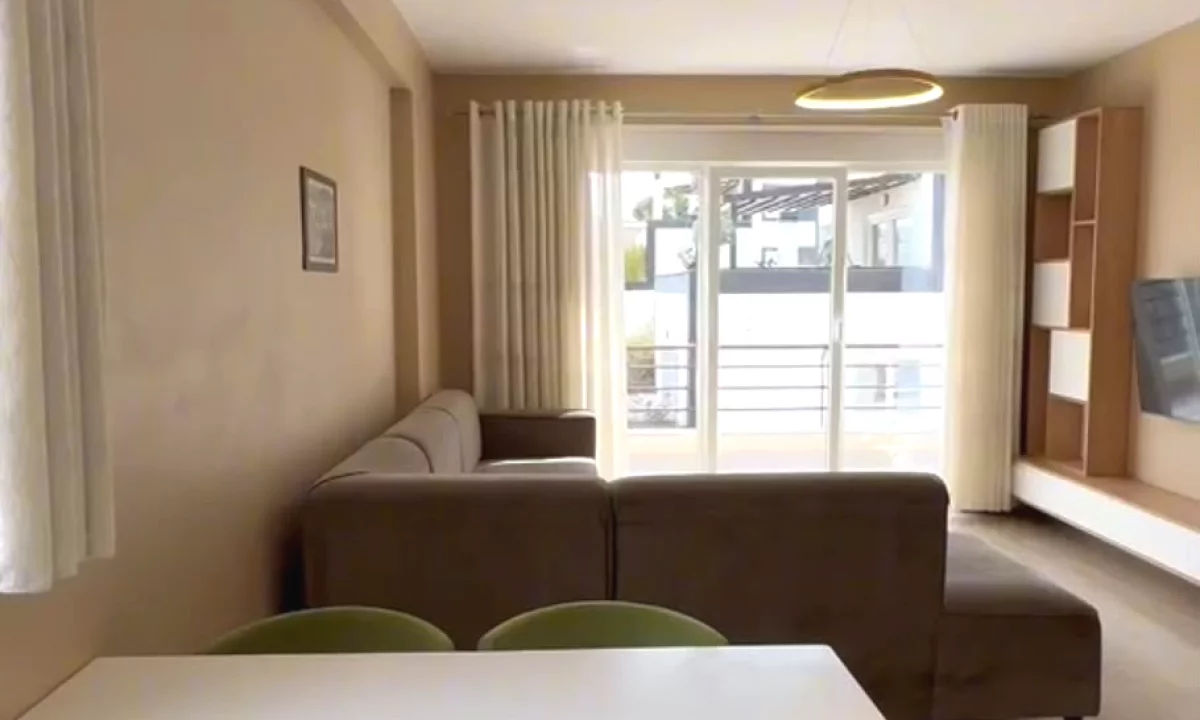 Shtepi ne shitje Apartament ne Tirane, 2+1, Mobilimi E mobiluar, Pagesa 27,800  Euro.