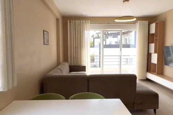 Shtepi ne shitje 2+1 ne Tirane - 27,800 Euro