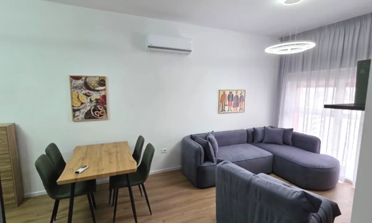Appartamento in affitto a Tirana 2+1, Arredato